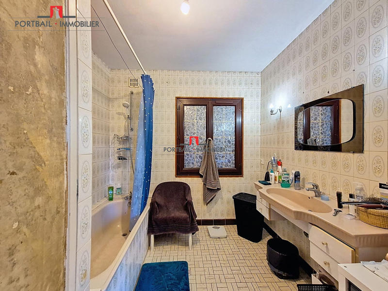 Maison traditionnelle - 161 m² - 5 pièces