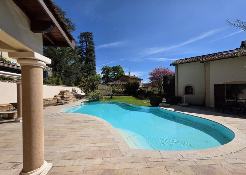 Maison contemporaine - 295 m² - 7 pièces