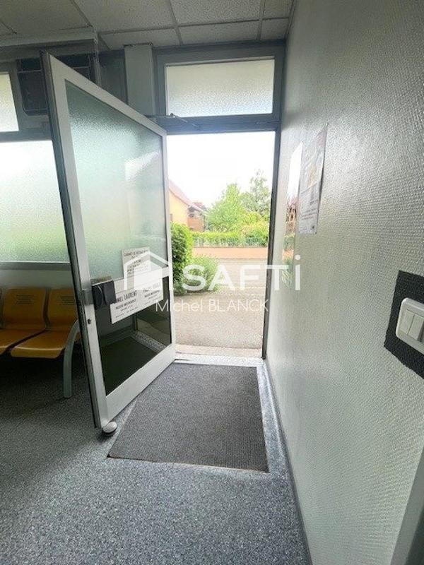 Local commercial - 92 m² - 9 pièces