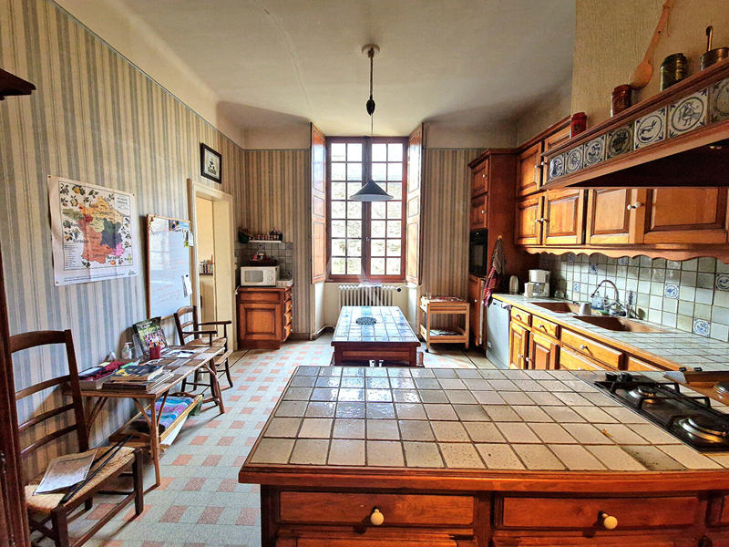Maison - 307 m² - 10 pièces