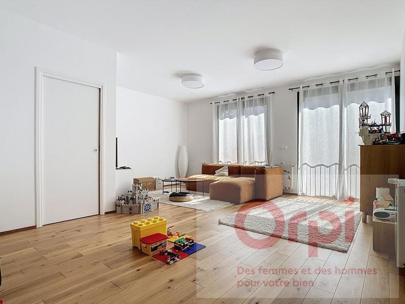 Maison - 211 m² - 7 pièces