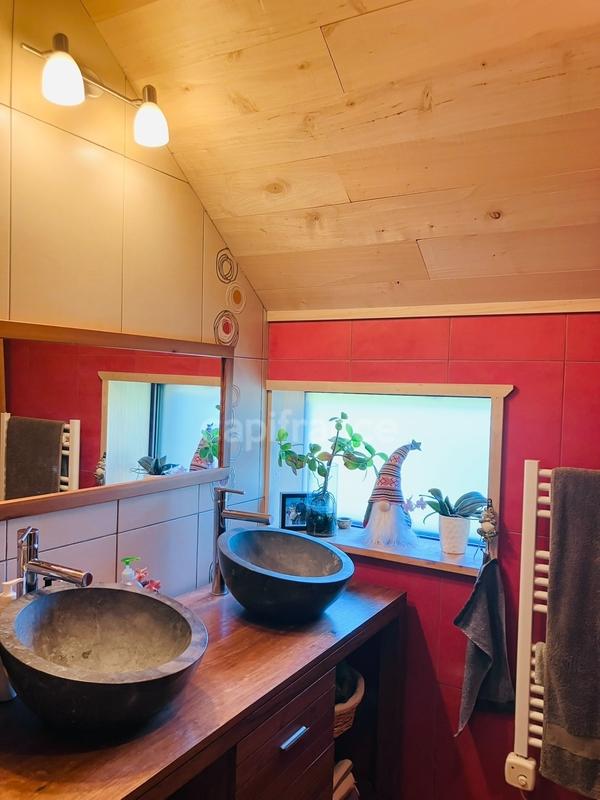 Maison de bois - 140 m² - 9 pièces