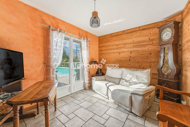 Maison - 164 m² - 8 pièces