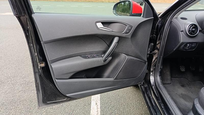 Audi A1 sportback 1.4 Tdi 90 ultra .