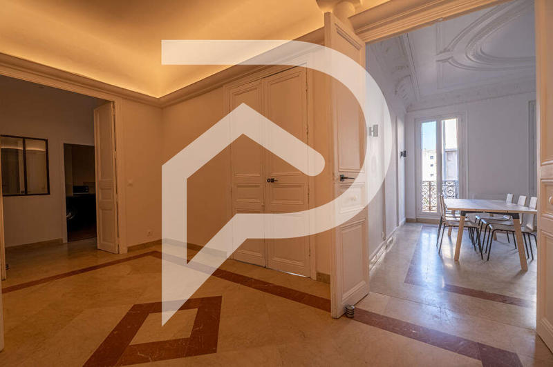 Local commercial - 158 m² - 6 pièces