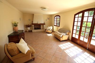 Maison - 256 m² - 7 pièces