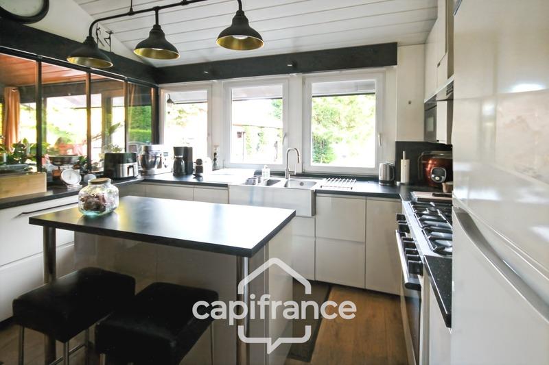 Maison - 254 m² - 8 pièces