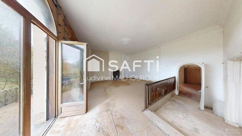 Maison - 377 m² - 15 pièces