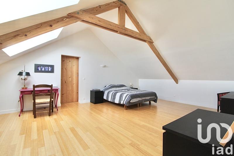 Maison - 212 m² - 9 pièces