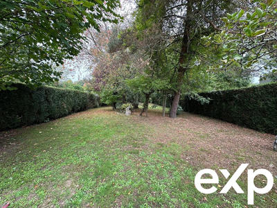 Maison - 239 m² - 8 pièces