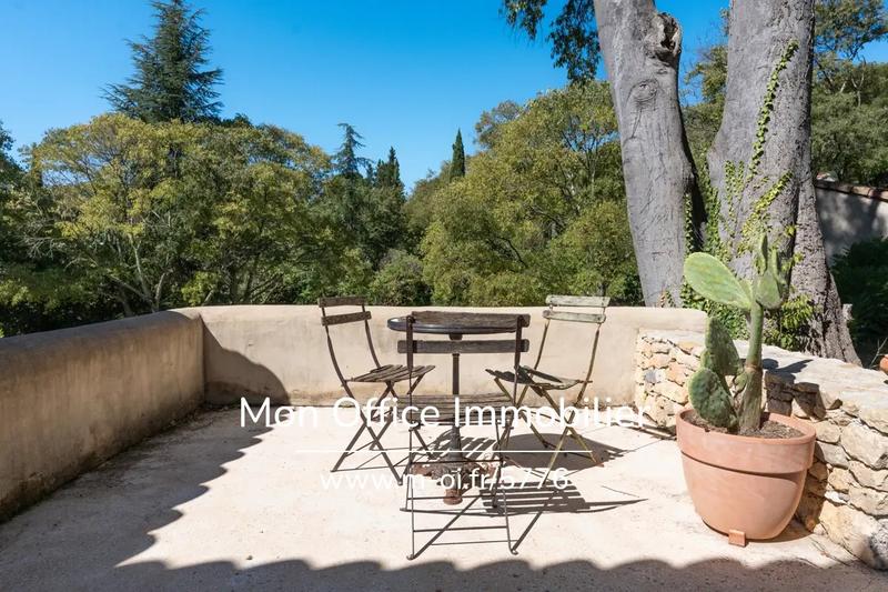 Propriété - 475 m² - 10 pièces