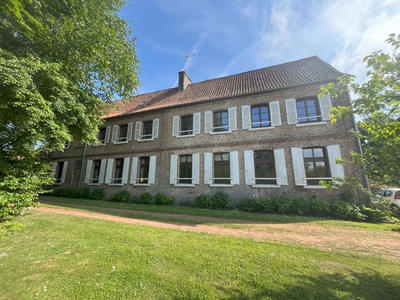 Maison - 284 m² - 9 pièces
