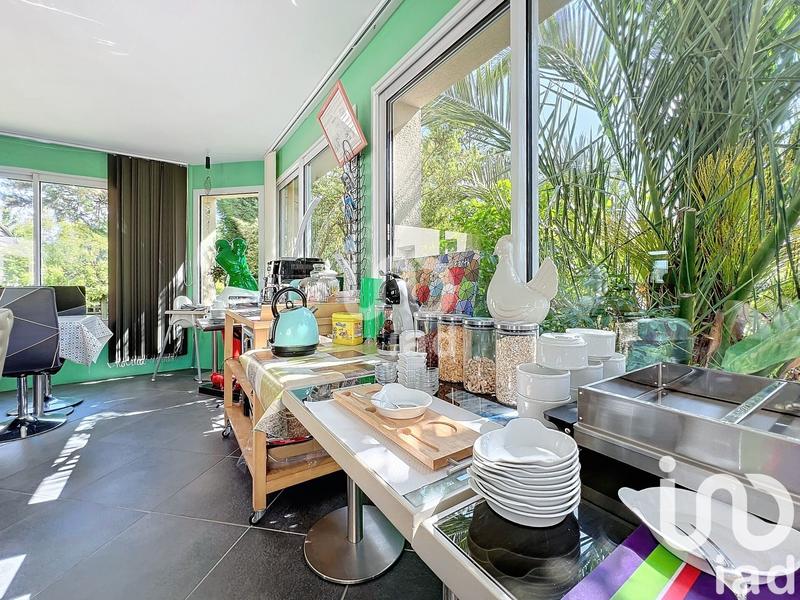 Maison - 280 m² - 8 pièces