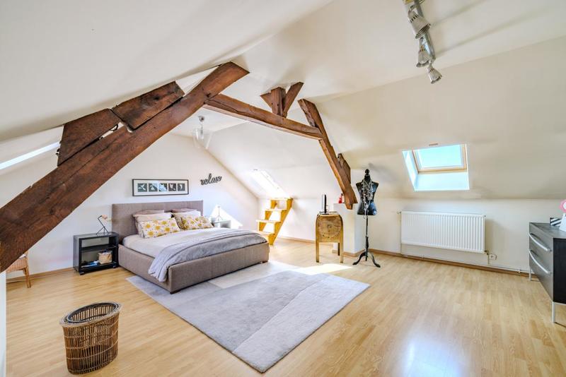 Maison - 205 m² - 8 pièces