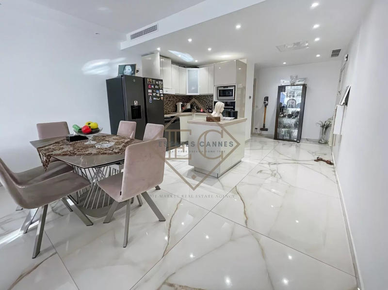 Appartement - 96 m² - 4 pièces