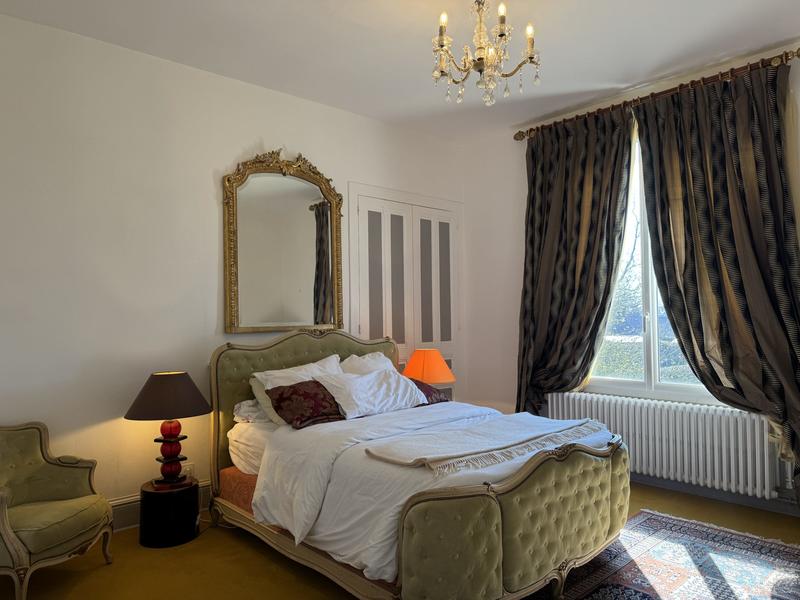 Maison - 700 m² - 15 pièces