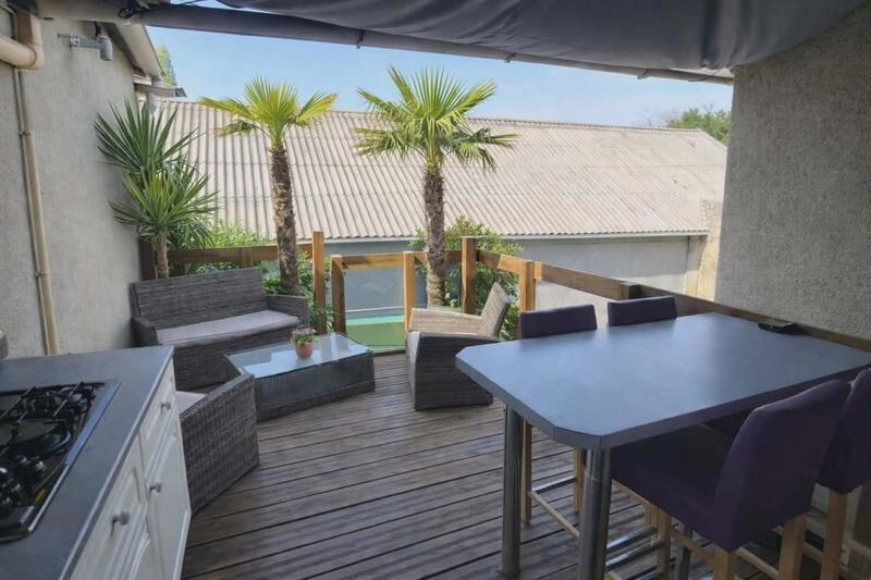 Maison - 140 m² - 8 pièces