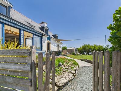 Maison traditionnelle - 150 m² - 8 pièces