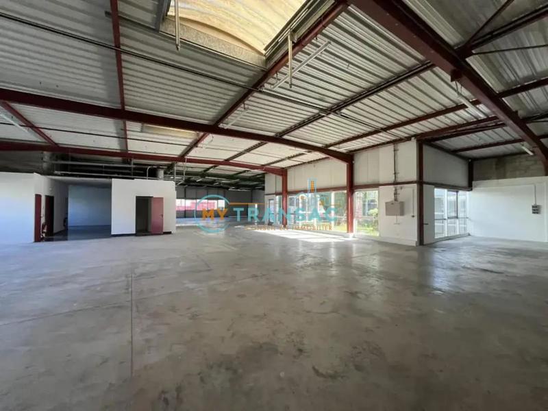 Local d'activités - 650 m²