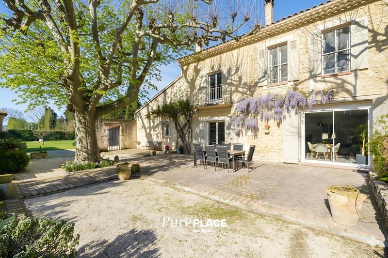 Propriété - 195 m² - 7 pièces