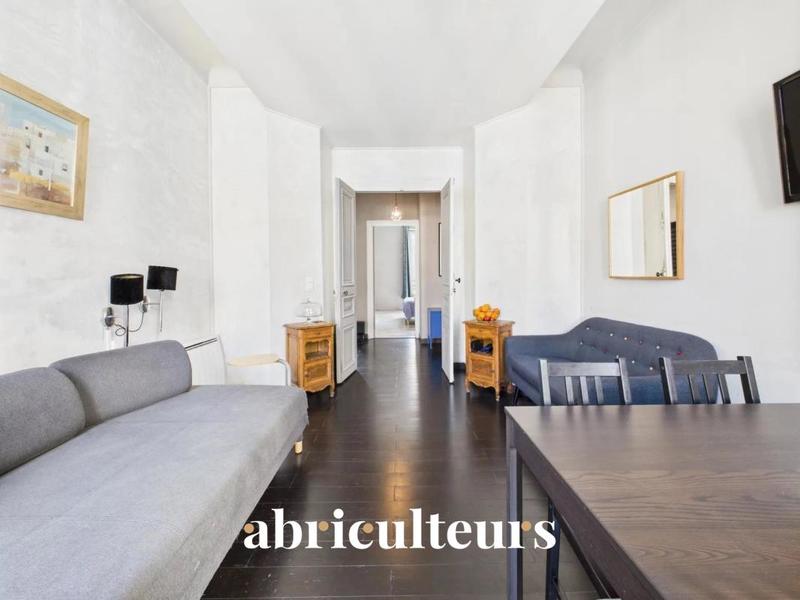 Appartement ancien - 88 m² - 4 pièces