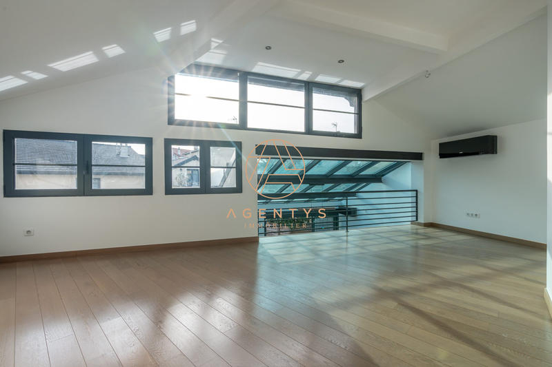 Maison - 104 m² - 3 pièces