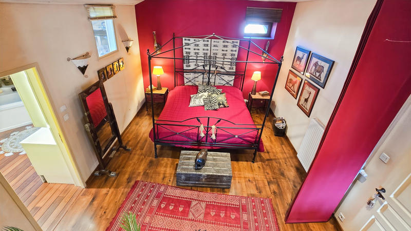 Maison - 245 m² - 7 pièces