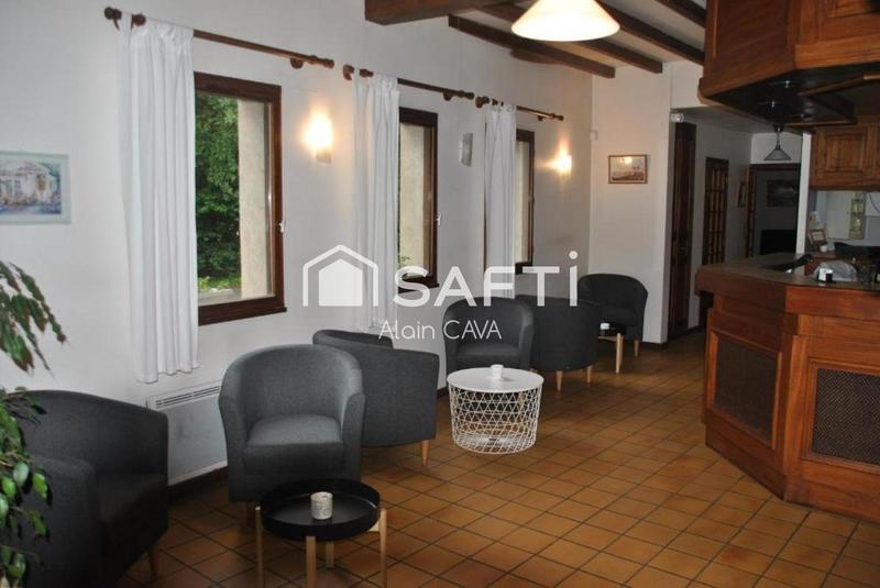 Local commercial - 4 000 m² - 17 pièces