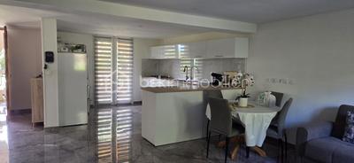 Maison - 180 m² - 7 pièces