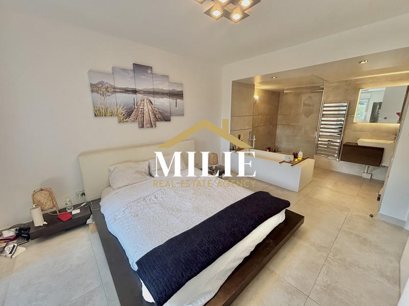 Appartement - 133 m² - 4 pièces