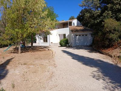 Maison - 230 m² - 8 pièces