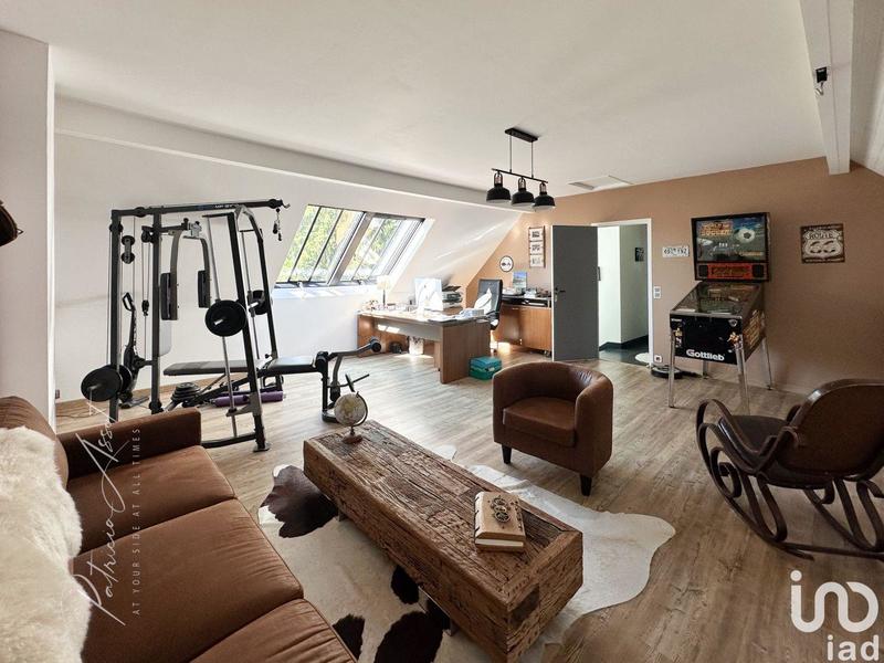 Maison - 195 m² - 7 pièces