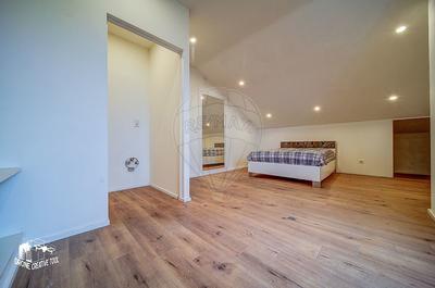 Maison - 275 m² - 8 pièces