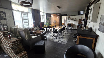 Maison - 229 m² - 8 pièces