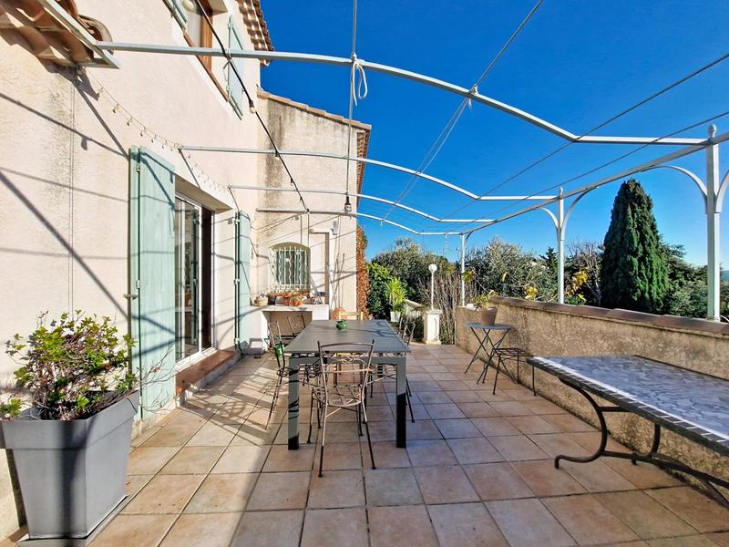 Villa - 164 m² - 6 pièces