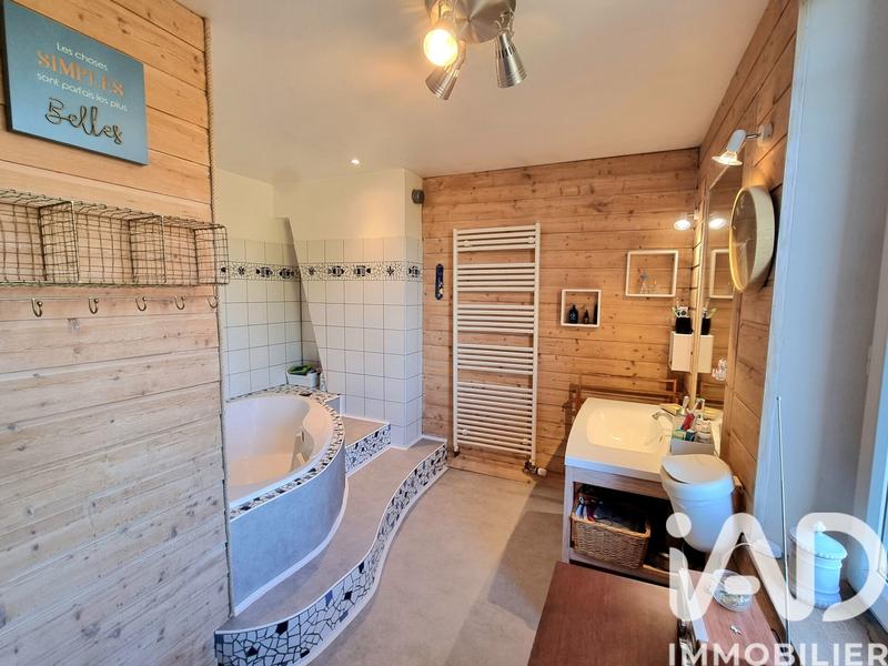 Maison - 200 m² - 10 pièces