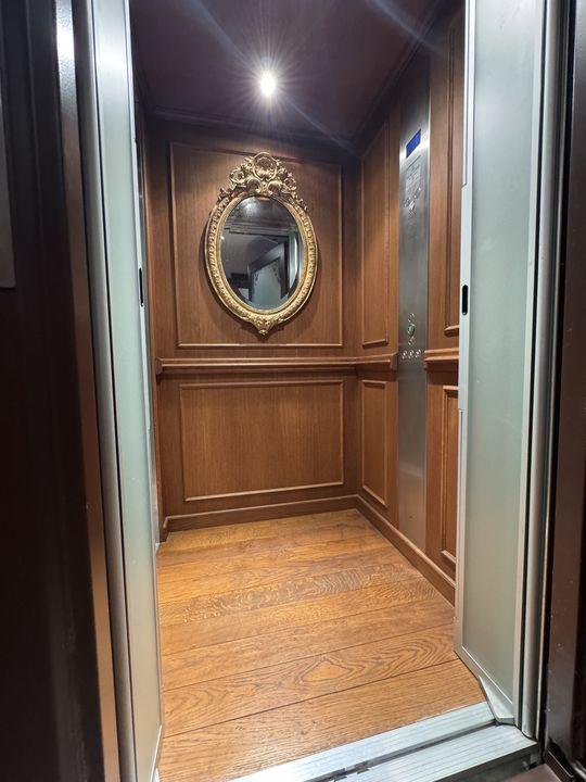 Demeure - 710 m² - 15 pièces