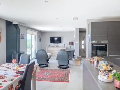 Maison - 200 m² - 5 pièces