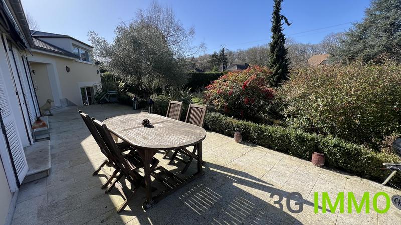 Maison contemporaine - 190 m² - 8 pièces