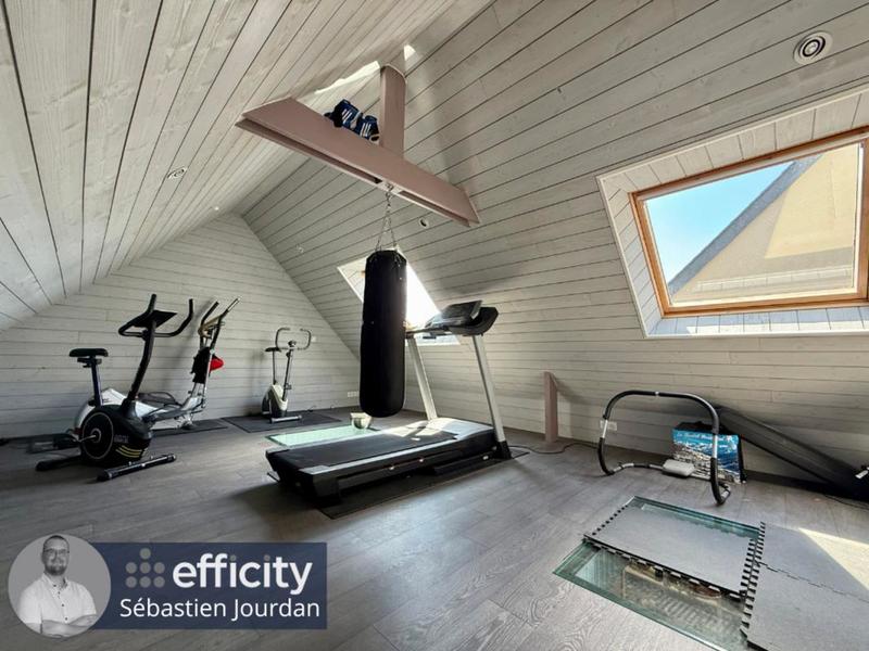 Maison - 187 m² - 6 pièces