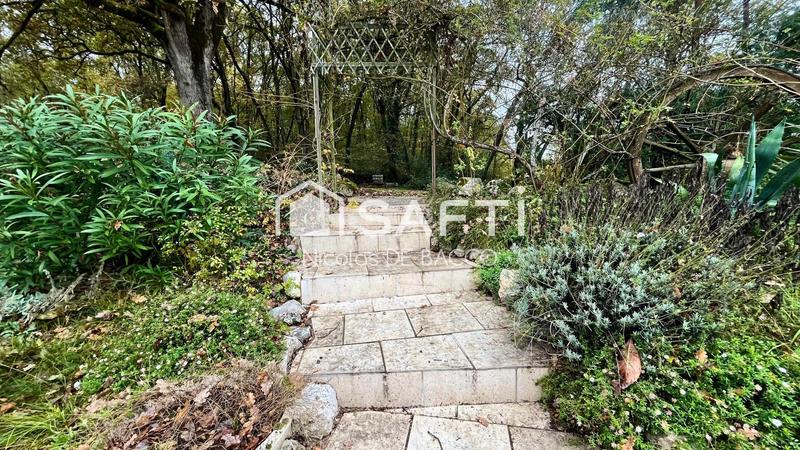 Maison - 180 m² - 6 pièces