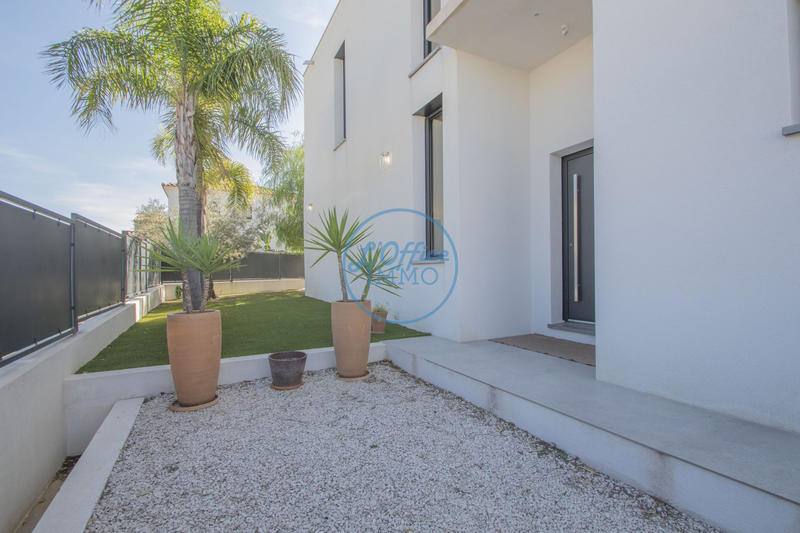 Maison - 180 m² - 5 pièces