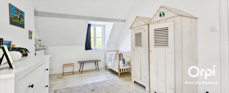 Maison - 323 m² - 6 pièces