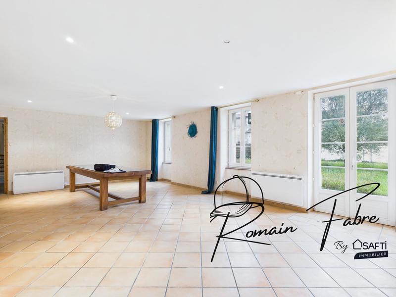 Maison - 275 m² - 9 pièces