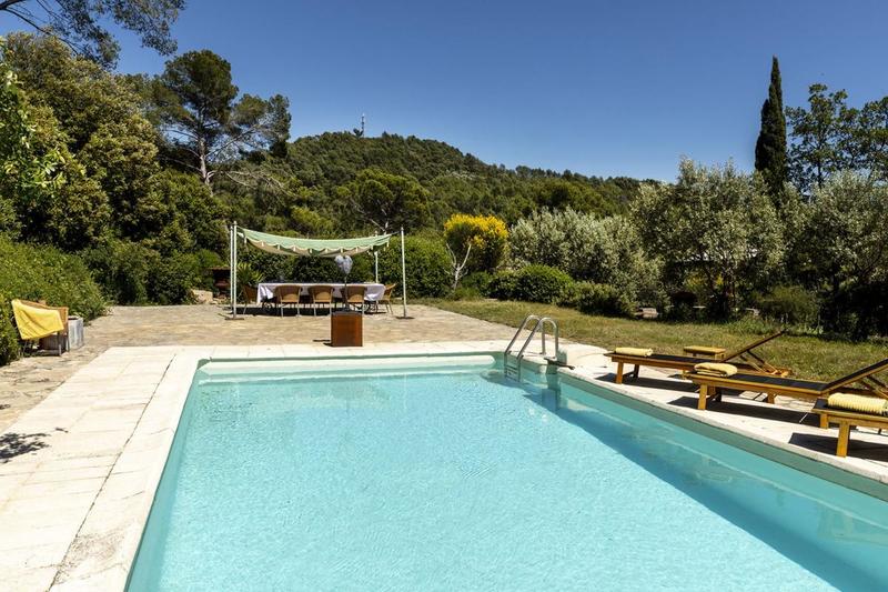 Villa - 360 m² - 9 pièces