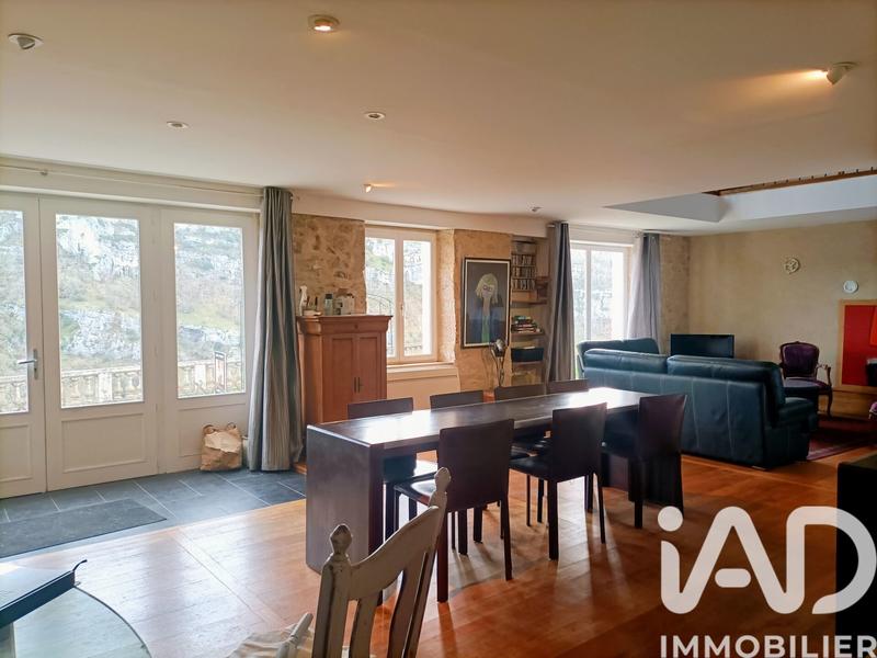 Maison - 318 m² - 7 pièces