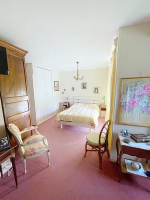 Appartement - 81 m² - 2 pièces