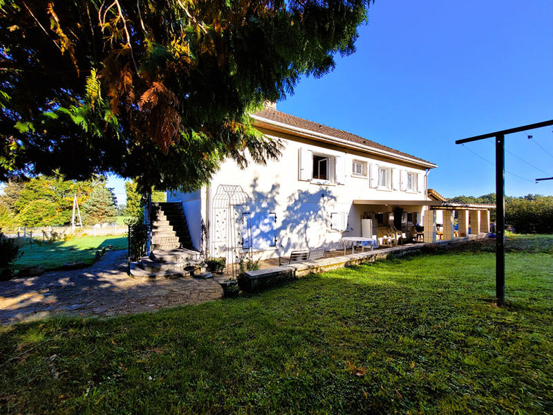 Maison - 180 m² - 7 pièces