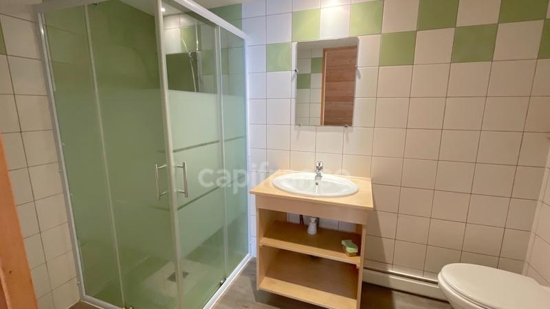 Maison - 250 m² - 6 pièces