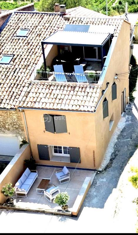 Maison traditionnelle - 94 m² - 4 pièces